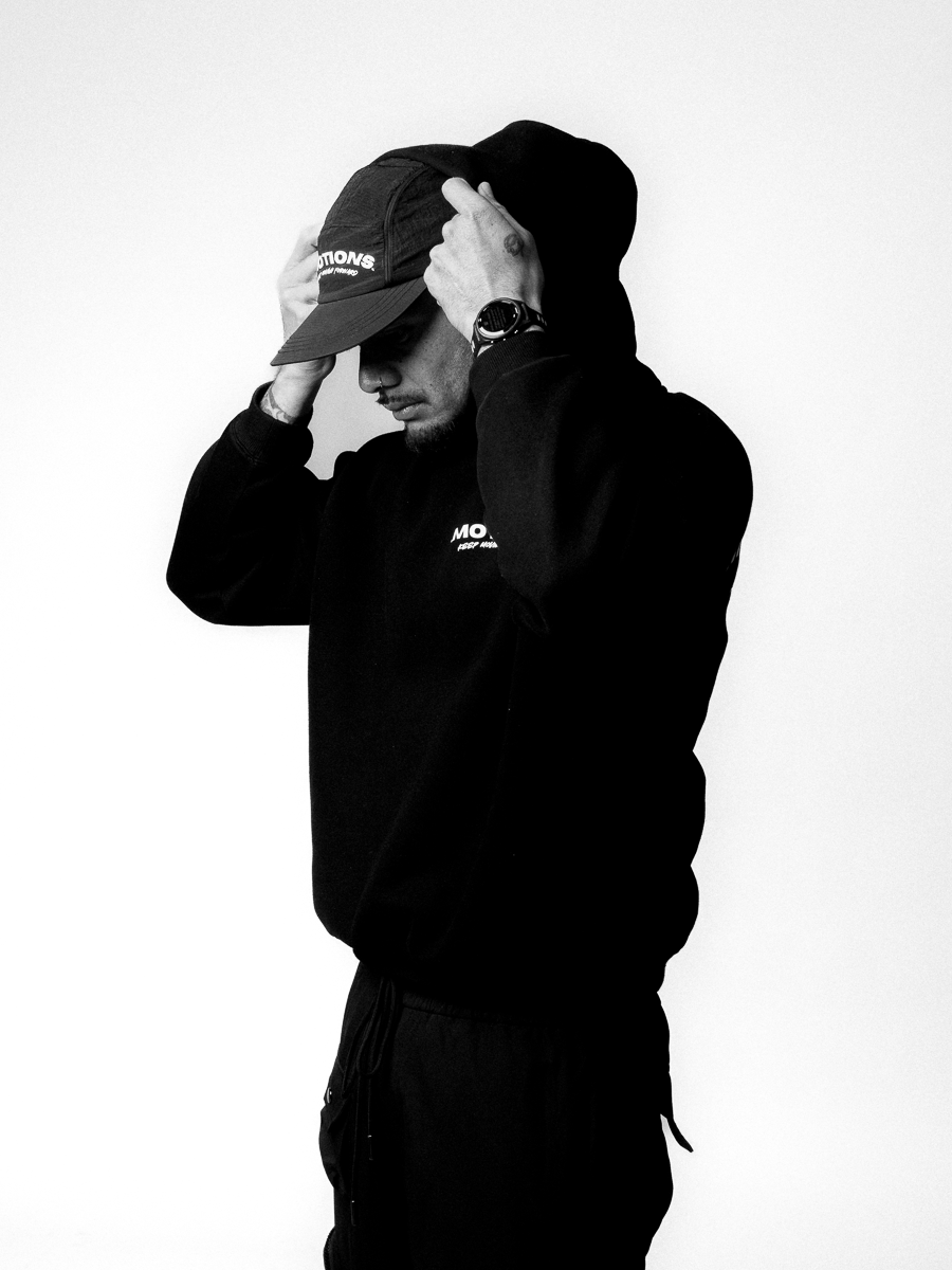 MOTIONS BOX FIT HOODIES